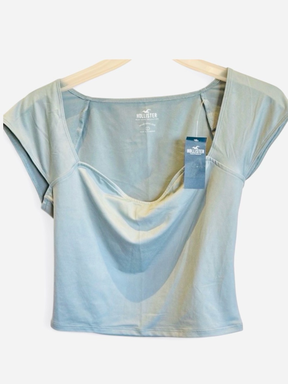 Hollister Light Blue T-shirt NEW Size Large
